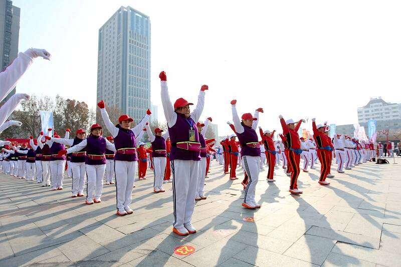 冬日燃情 乐动济宁 2025济宁体育消费季暨冰雪嘉年华炫彩启航(图6)